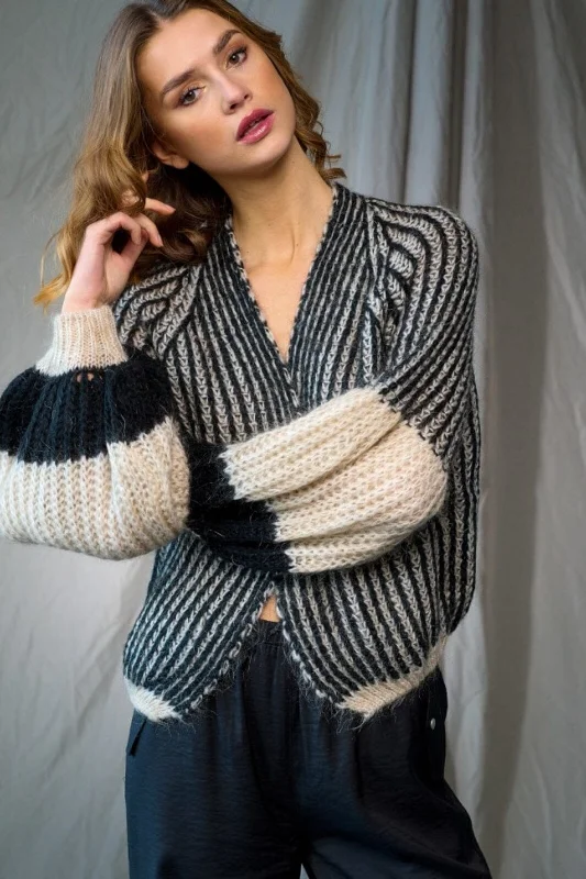 Urban Style Noella - Liana Knit Cardigan - Cream/Black