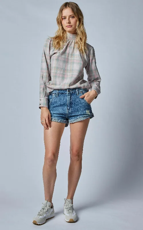 Fashionable and casual Denim Mid Wash Shorts